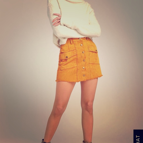 Beautiful mustard button up skirt - Picture 2 of 6